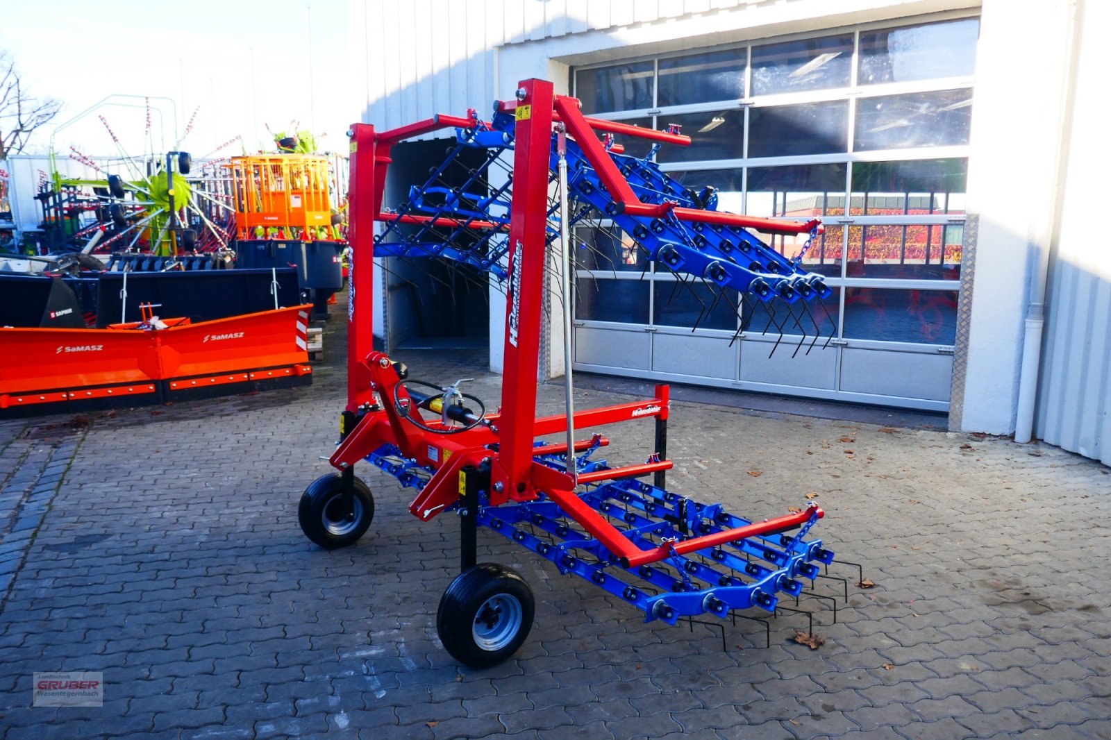 Striegel des Typs Hatzenbichler Original-Striegel 6m, Neumaschine in Dorfen (Bild 5)