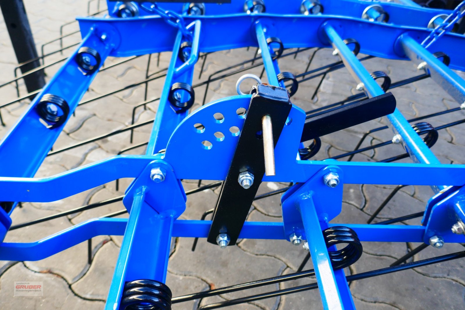 Striegel des Typs Hatzenbichler Original-Striegel 6m, Neumaschine in Dorfen (Bild 8)