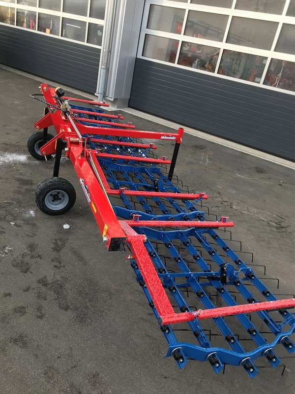 Striegel des Typs Hatzenbichler Striegel 6m, Neumaschine in Henau (Bild 2)