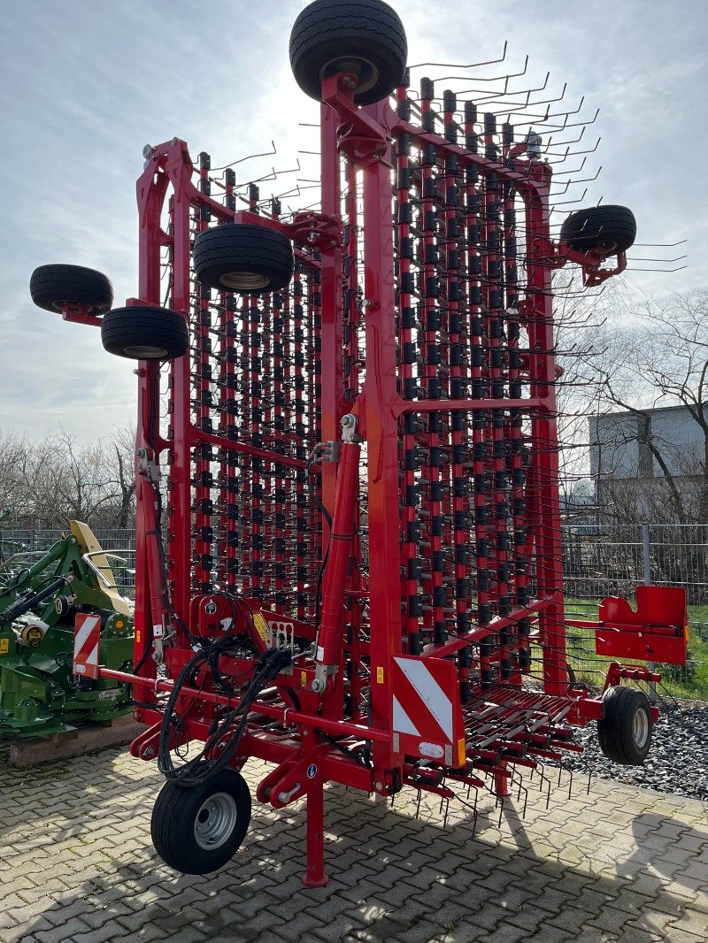 Striegel Türe ait Horsch Cura 15 ST, Neumaschine içinde Ebersbach (resim 3)