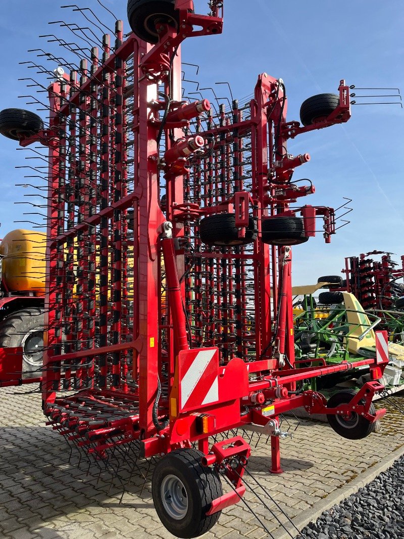 Striegel Türe ait Horsch Cura 15 ST, Neumaschine içinde Ebersbach (resim 5)