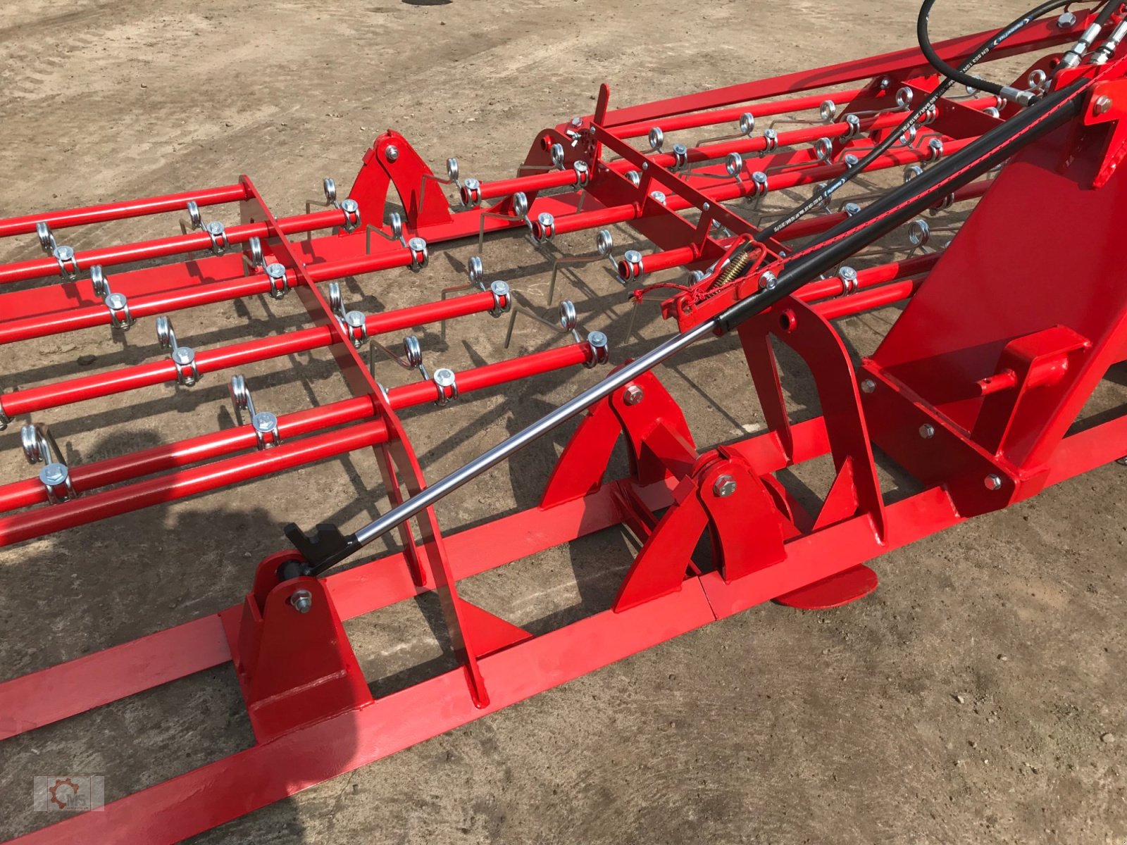 Striegel του τύπου Jar-Met 6m 10mm Zinken Hydraulisch Klappbar Wiesenstriegel, Neumaschine σε Tiefenbach (Φωτογραφία 4)