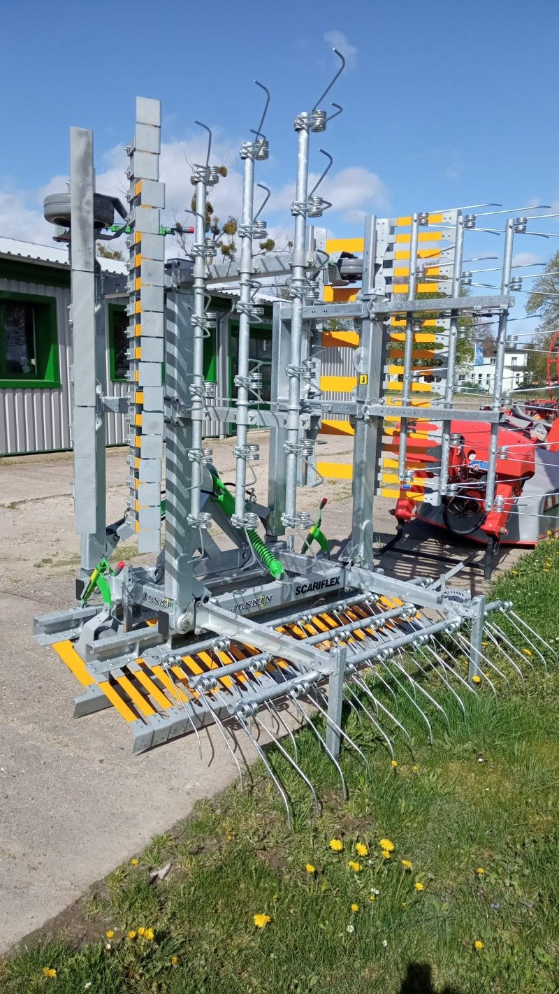 Striegel des Typs Joskin SCARIFLEX 600 R5S3, Neumaschine in Plau am See / OT Klebe (Bild 1)