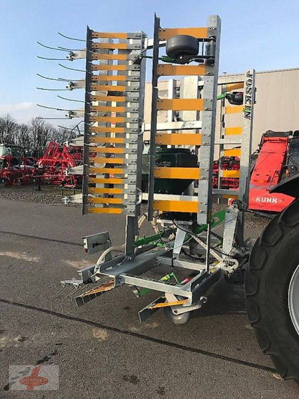 Striegel des Typs Joskin Weidebelüfter JOSKIN EB R4S2 600 mit Sägerät, Neumaschine in Oederan (Bild 4)
