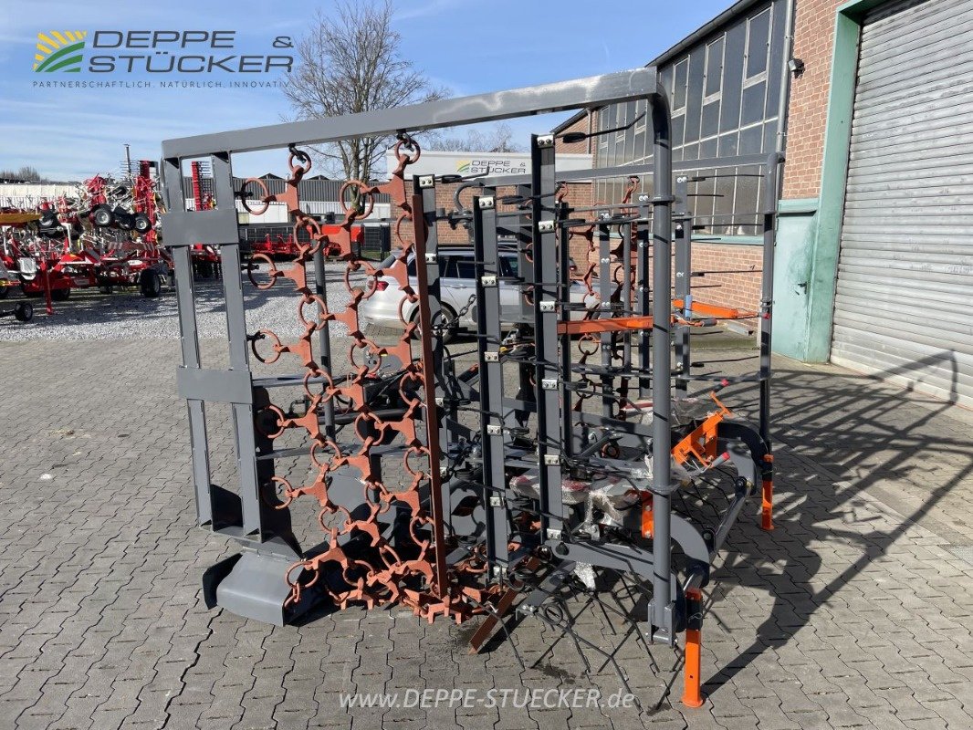 Striegel des Typs Mandam HYBRO 6,0H, Neumaschine in Rietberg (Bild 2)