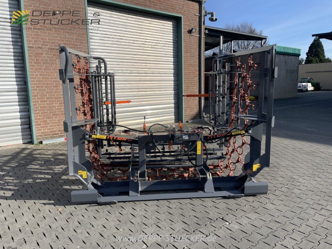 Striegel des Typs Mandam HYBRO 6,0H, Neumaschine in Rietberg (Bild 5)