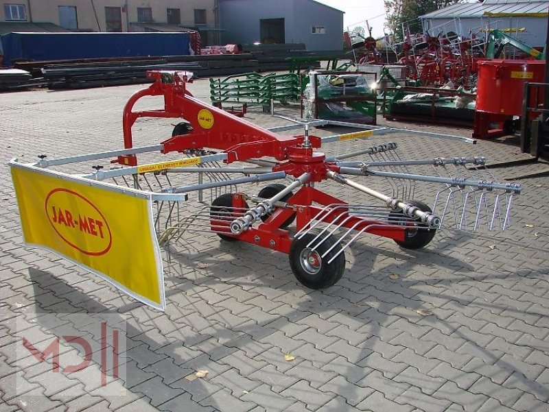 Striegel des Typs MD Landmaschinen JM Kreiselschwader 3,5 und 4,5m Schwader, Neumaschine in Zeven (Bild 1)