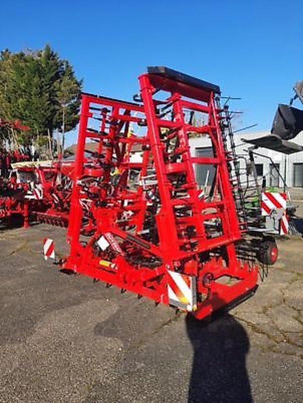 Striegel des Typs Quivogne HEB 130, Neumaschine in Wittenheim (Bild 1)