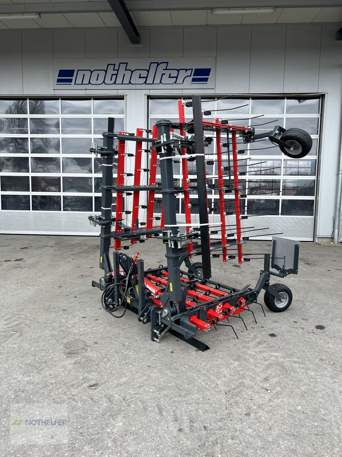 Striegel des Typs Saphir ES 600 V, Neumaschine in Pforzen (Bild 2)