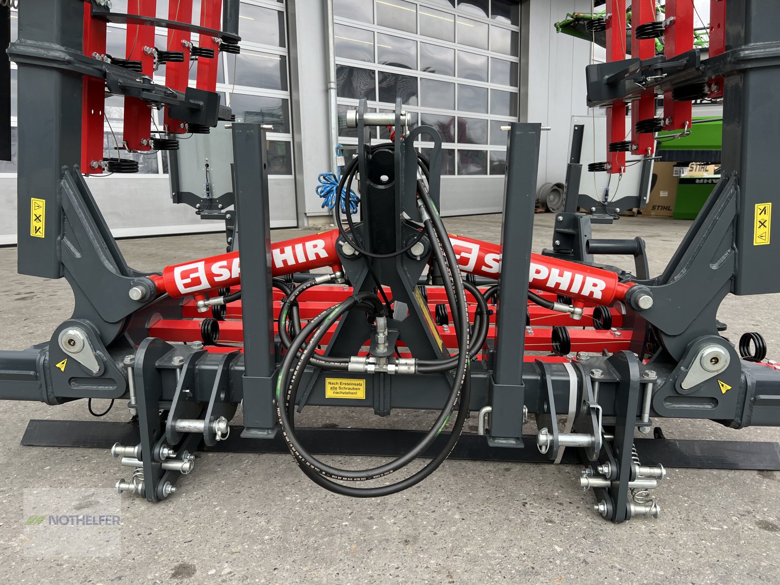 Striegel des Typs Saphir ES 600 V, Neumaschine in Pforzen (Bild 8)