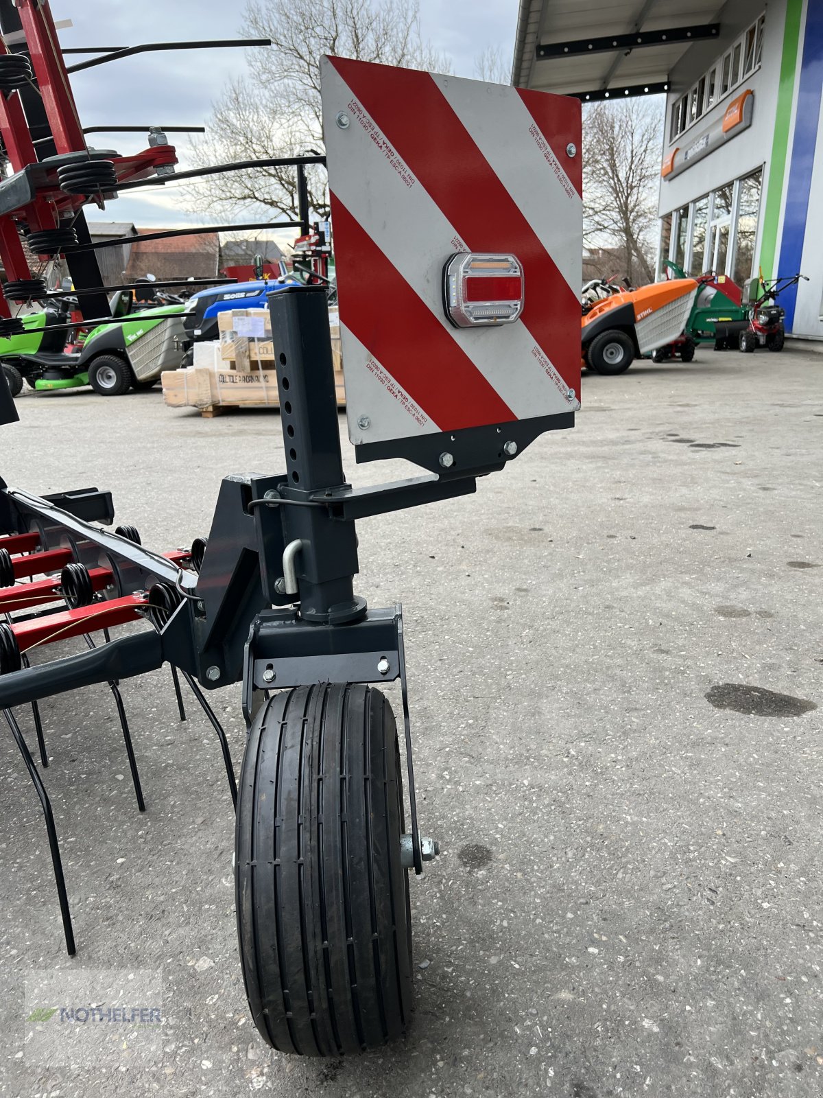 Striegel des Typs Saphir ES 600 V, Neumaschine in Pforzen (Bild 10)