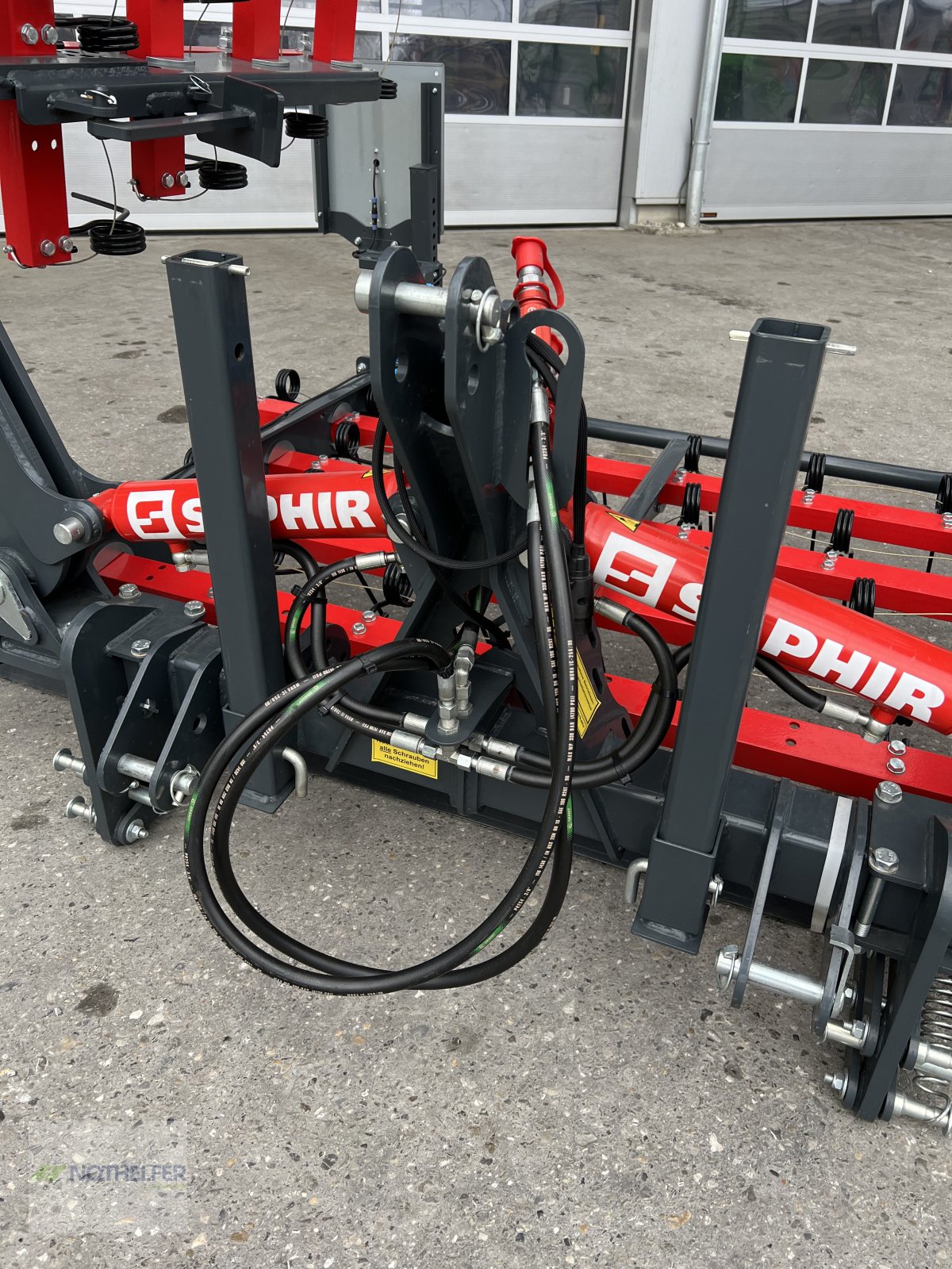 Striegel des Typs Saphir ES 600 V, Neumaschine in Pforzen (Bild 12)