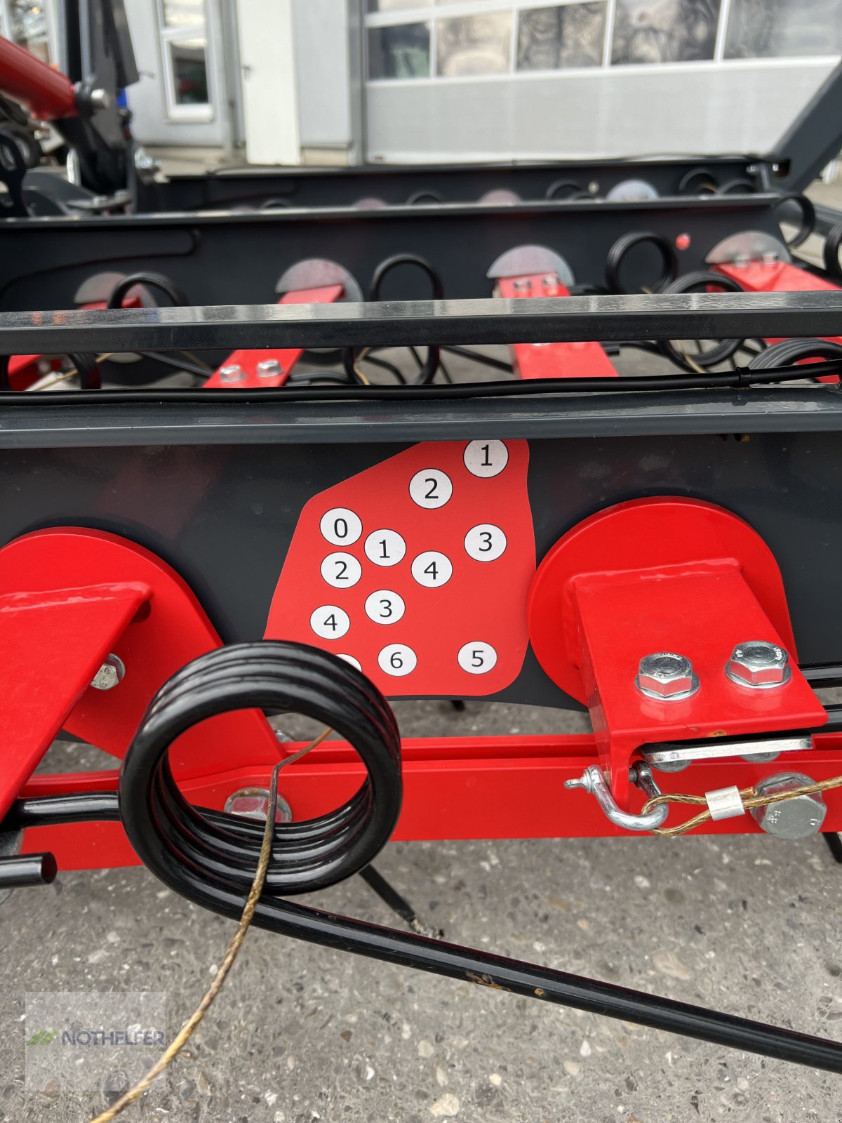 Striegel des Typs Saphir ES 600 V, Neumaschine in Pforzen (Bild 16)