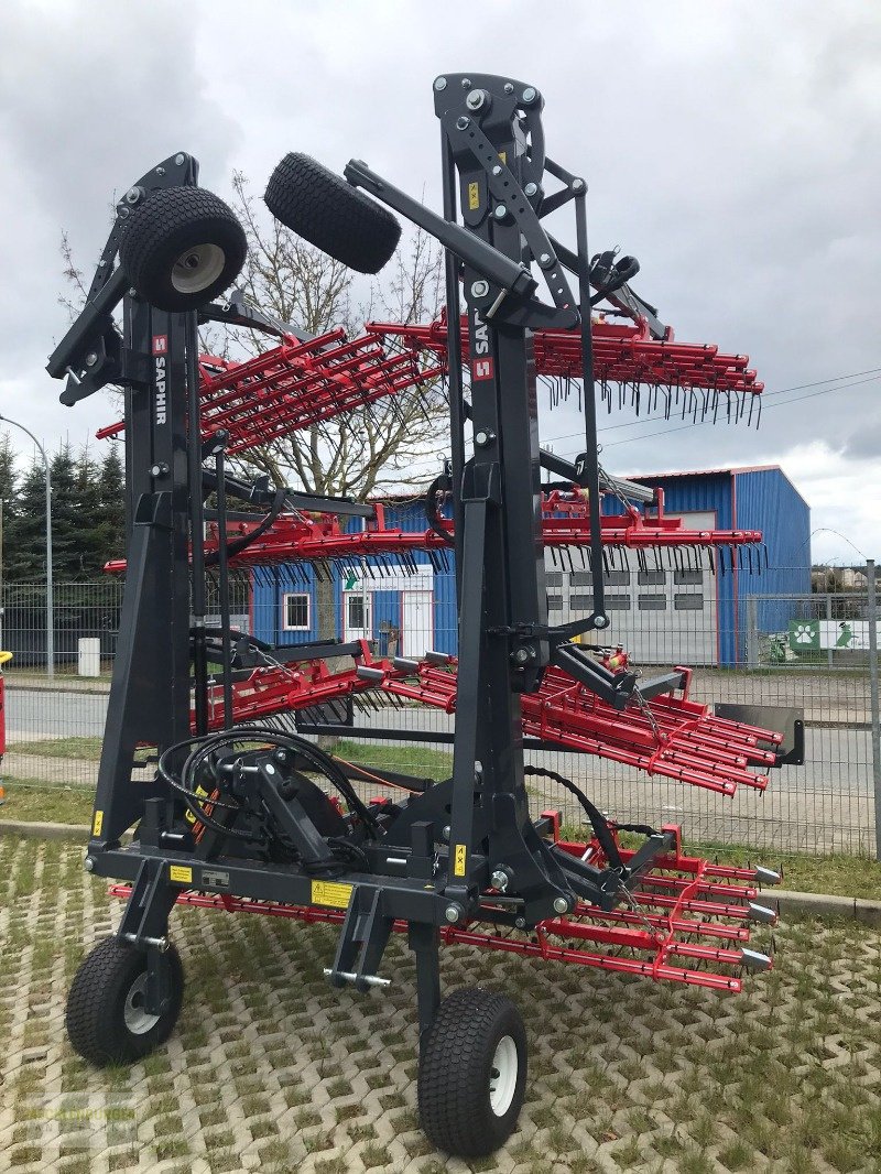 Striegel of the type Saphir Weedstar 1200, Neumaschine in Reddelich (Picture 1)