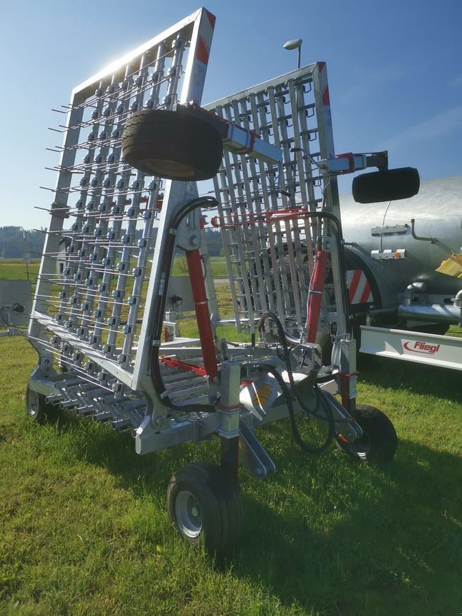 Striegel des Typs Sonstige 6m oder 9m  Striegel Fliegl zum Aktionspreis, Vorführmaschine in Liebenau (Bild 1)