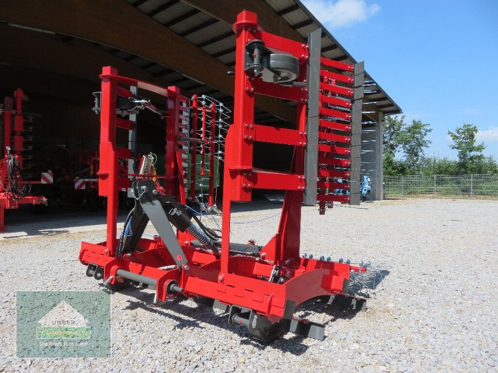 Striegel des Typs Stekro Weidenbelüfter 5M, Neumaschine in Hofkirchen (Bild 1)