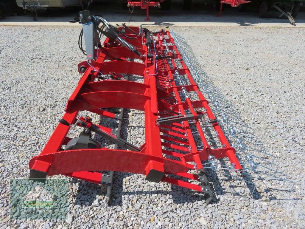 Striegel des Typs Stekro Weidenbelüfter 5M, Neumaschine in Hofkirchen (Bild 17)