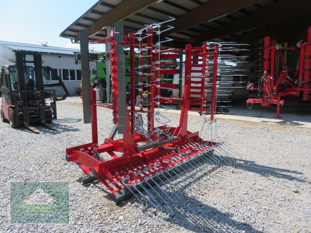 Striegel des Typs Stekro Weidenbelüfter 5M, Neumaschine in Hofkirchen (Bild 5)