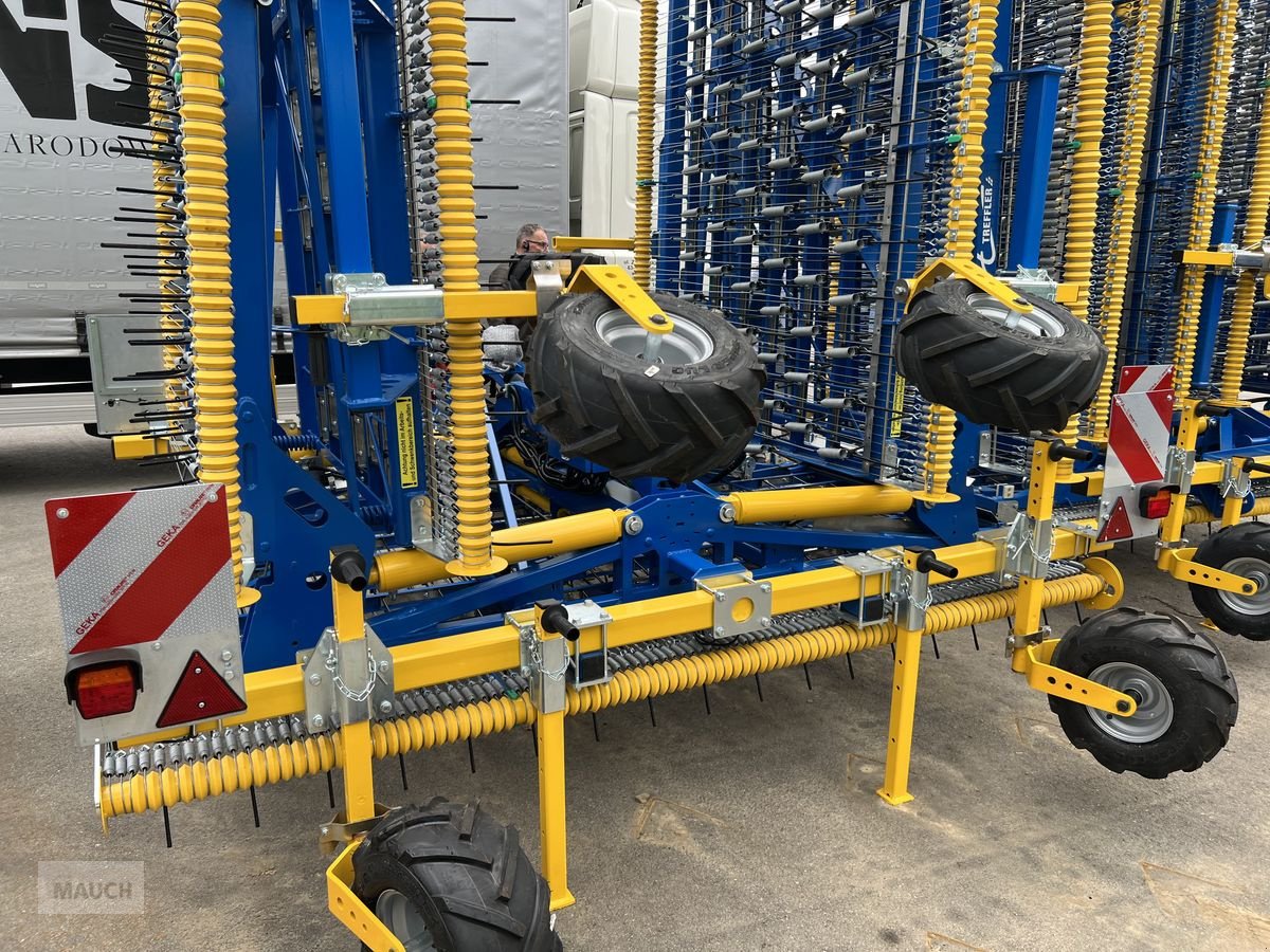 Striegel des Typs Treffler TS1520 HN Präzisions-Zinkenstriegel, Neumaschine in Burgkirchen (Bild 12)