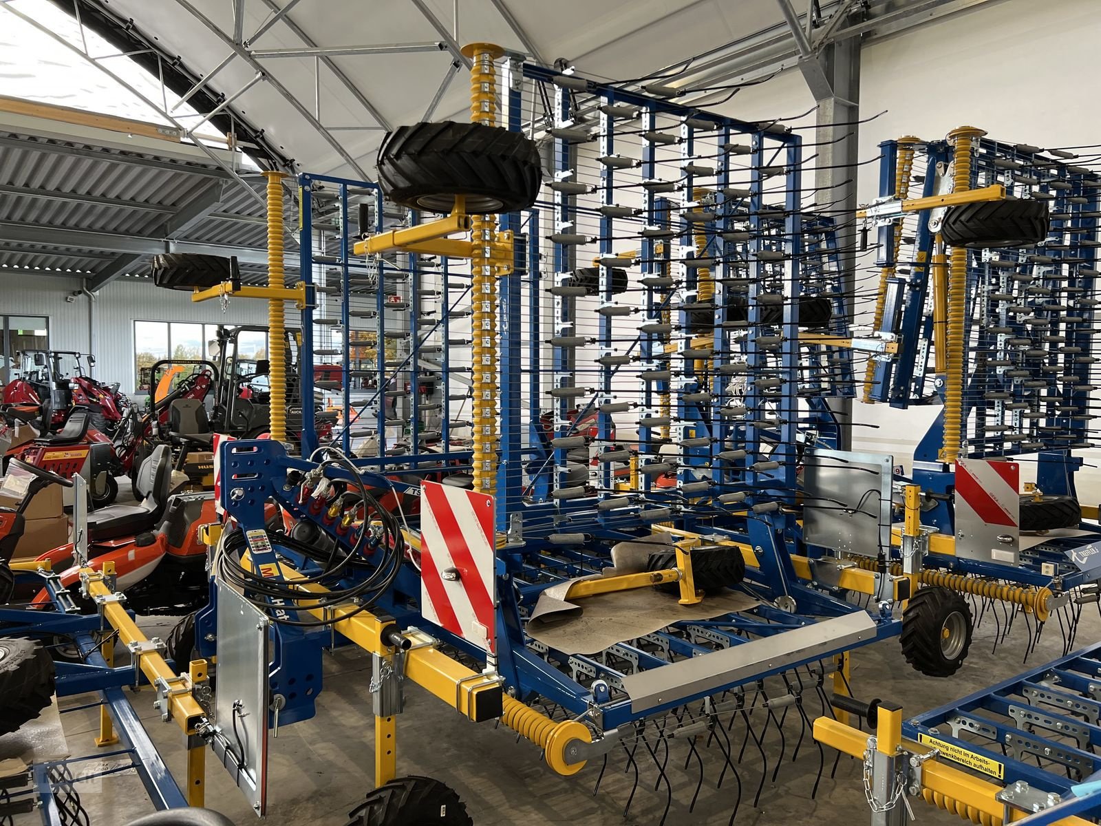 Striegel of the type Treffler TS620 Präzisions-Zinkenstriegel, Gebrauchtmaschine in Burgkirchen (Picture 1)