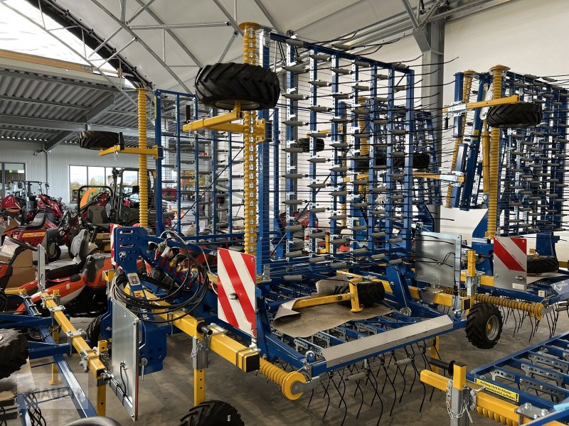 Striegel typu Treffler TS620 Präzisions-Zinkenstriegel, Gebrauchtmaschine v Burgkirchen