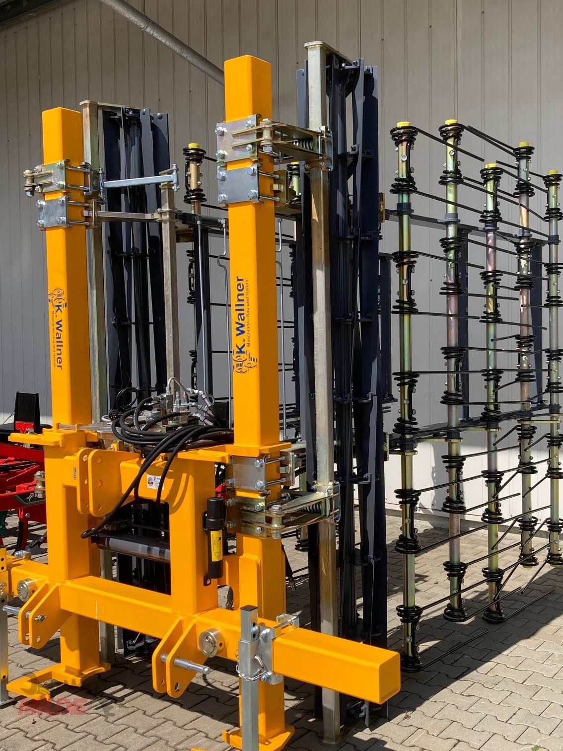 Striegel des Typs Wallner WSM 600, Neumaschine in Elsteraue-Bornitz (Bild 2)