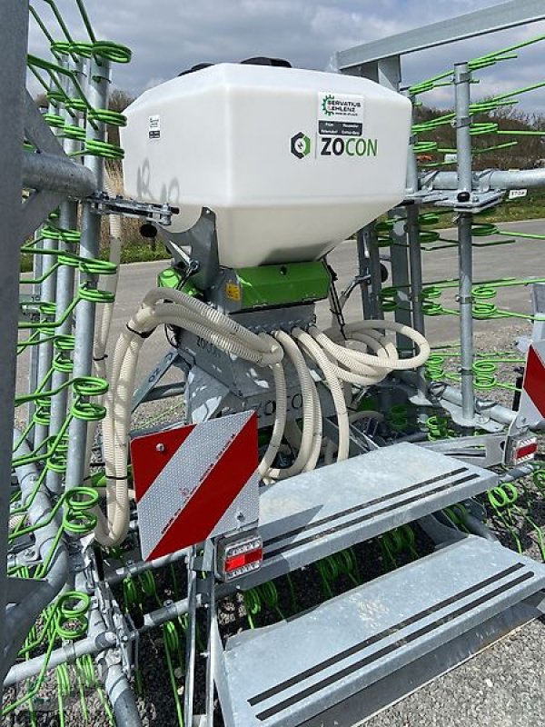 Striegel des Typs Zocon Greenkeeper 6m mit Nachsaatgerät NEU!!!, Neumaschine in Rittersdorf (Bild 3)