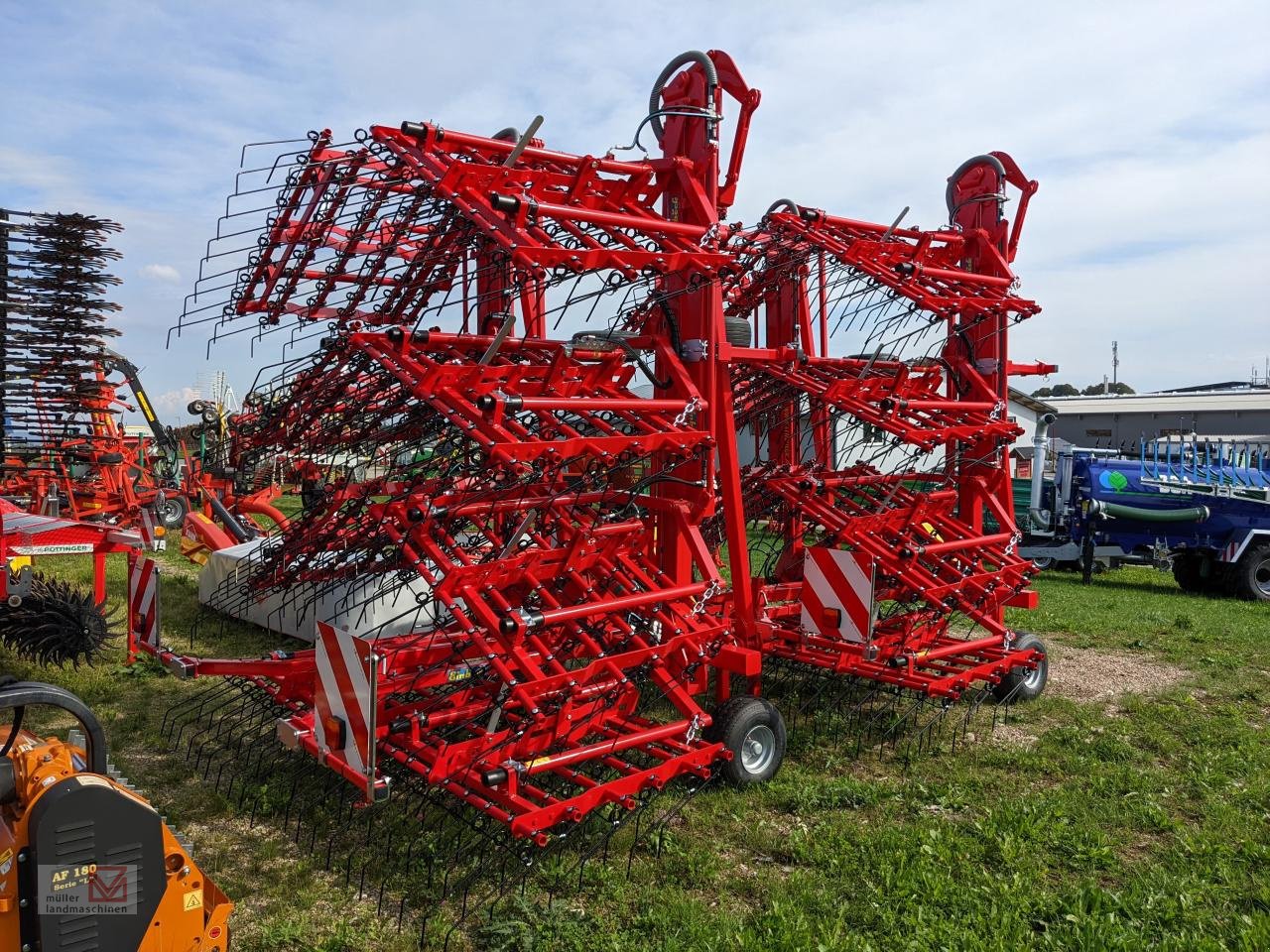 Striegeltechnik & Hacktechnik des Typs Einböck Aerostar 1200, Neumaschine in Bonndorf (Bild 1)