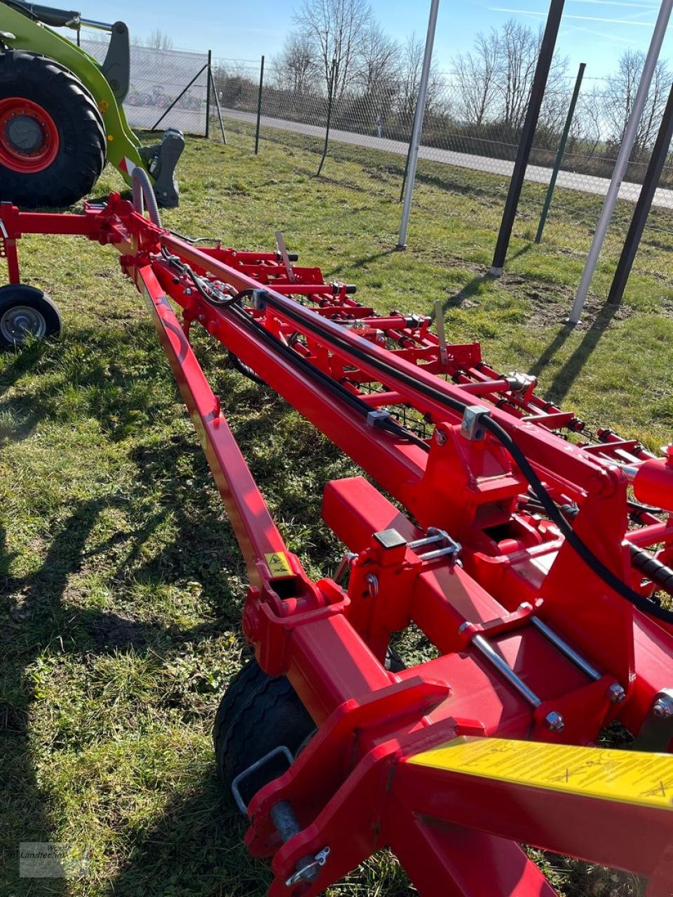 Striegeltechnik & Hacktechnik des Typs Einböck Aerostar 900 S, Neumaschine in Schora (Bild 10)