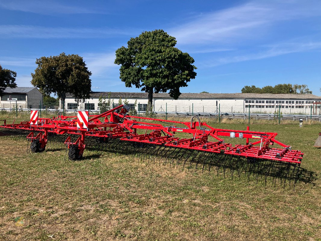 Striegeltechnik & Hacktechnik of the type Einböck Aerostar-Exact 1200, Neumaschine in Sonnewalde (Picture 1)