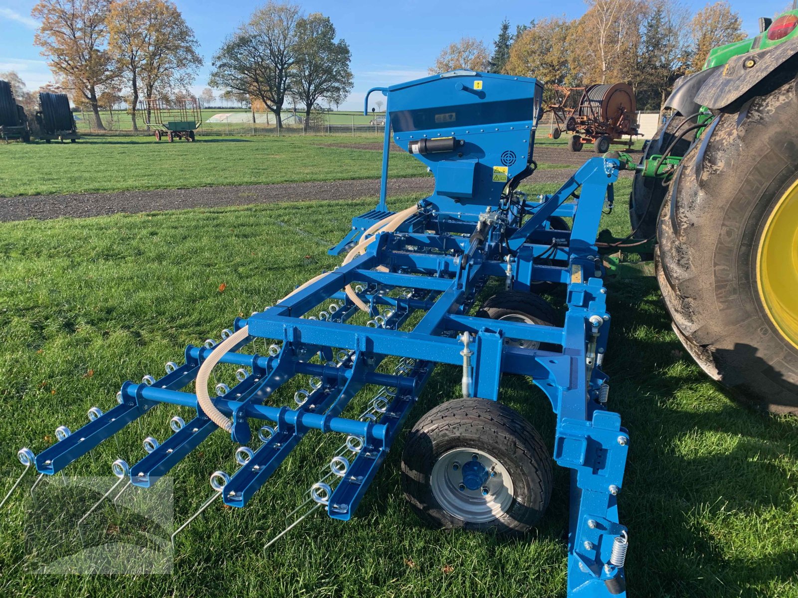 Striegeltechnik & Hacktechnik typu Grassmix Wiesenstriegel mit Nachsaatgerät, Neumaschine w Hermannsburg (Zdjęcie 7)