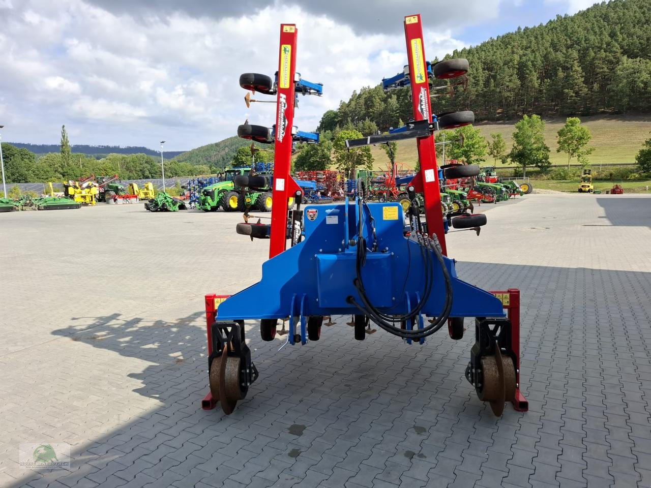 Striegeltechnik & Hacktechnik of the type Hatzenbichler 12-reihig, hydr., Neumaschine in Teichröda (Picture 4)