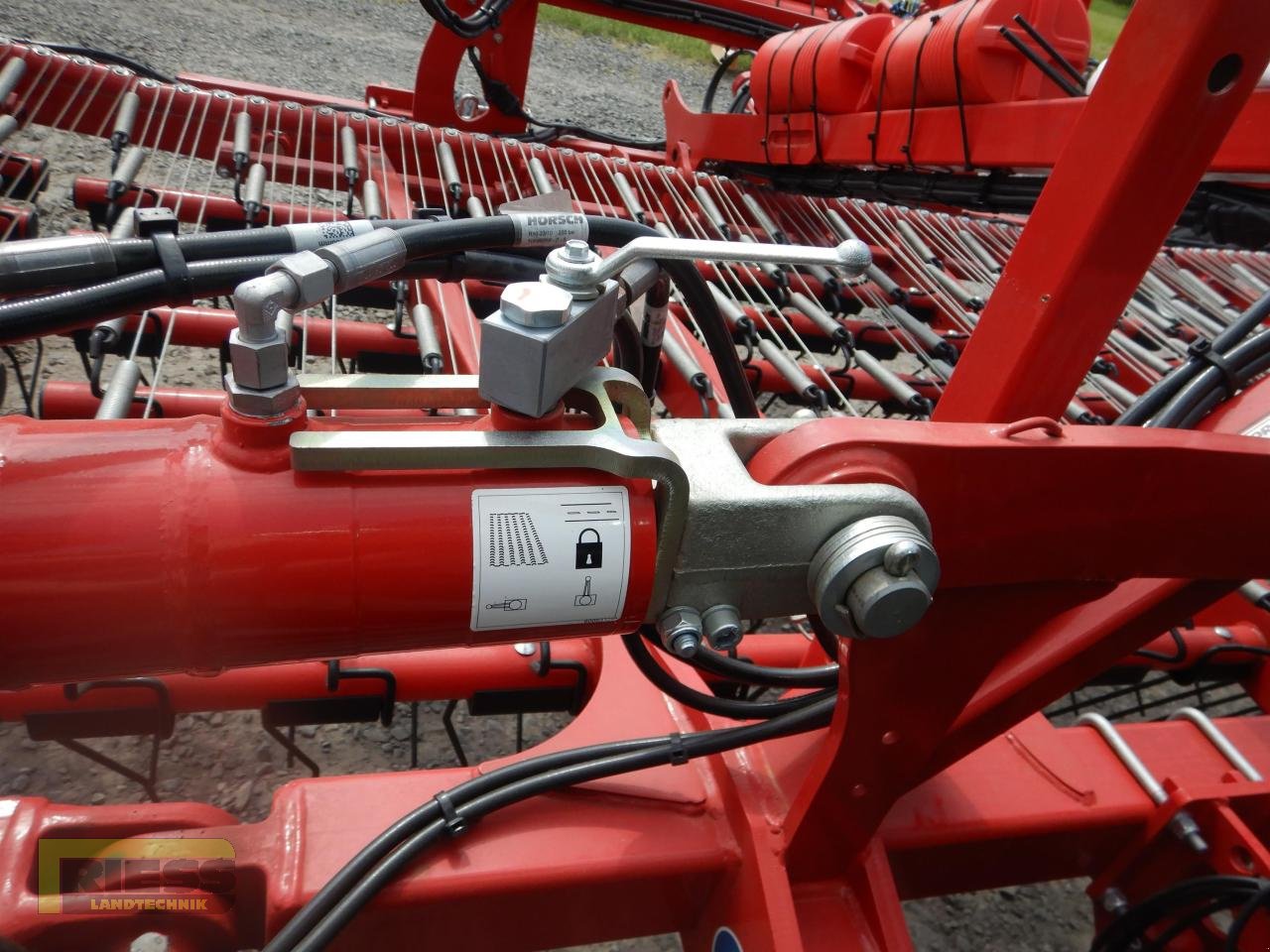 Striegeltechnik & Hacktechnik des Typs Horsch CURA 12 ST + Nachlaufstriegel, Neumaschine in Homberg/Ohm - Maulbach (Bild 10)