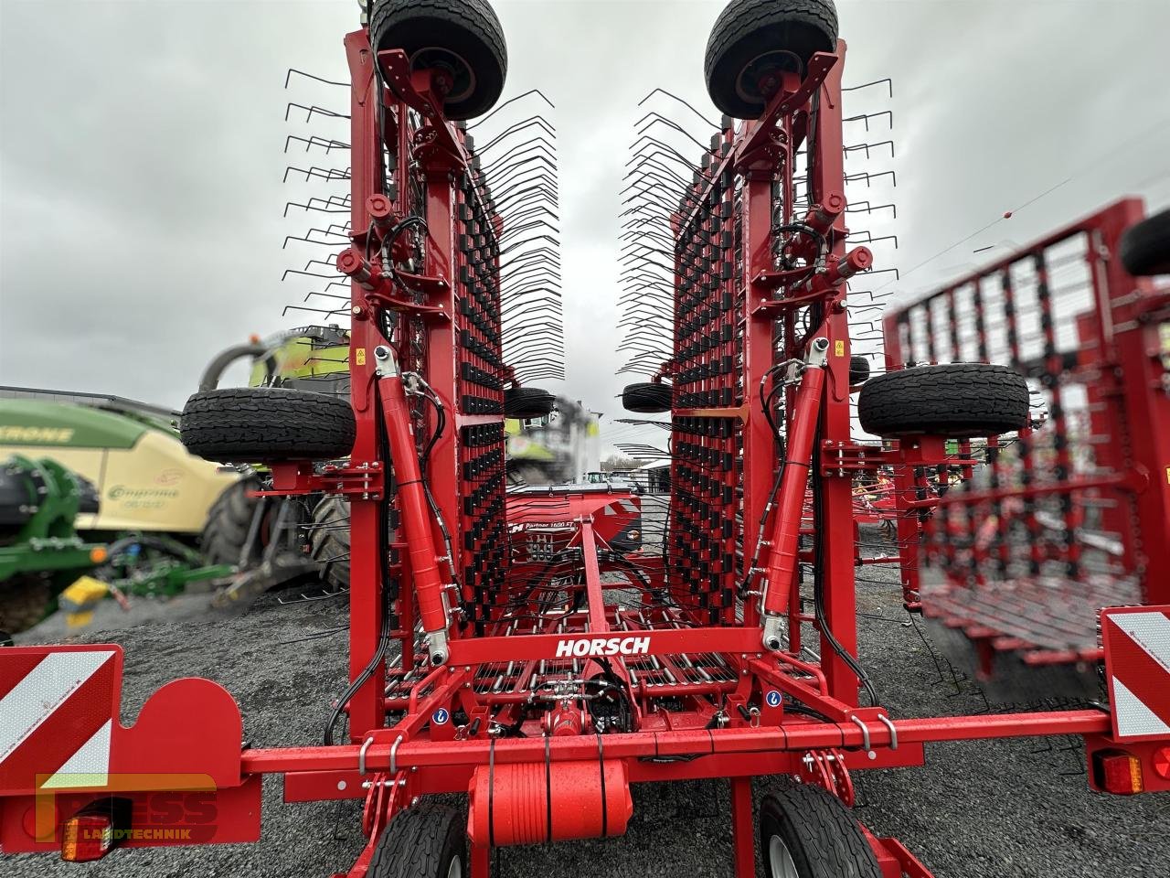 Striegeltechnik & Hacktechnik of the type Horsch CURA 13,5 ST + Nachlaufstriegel, Neumaschine in Homberg/Ohm - Maulbach (Picture 3)