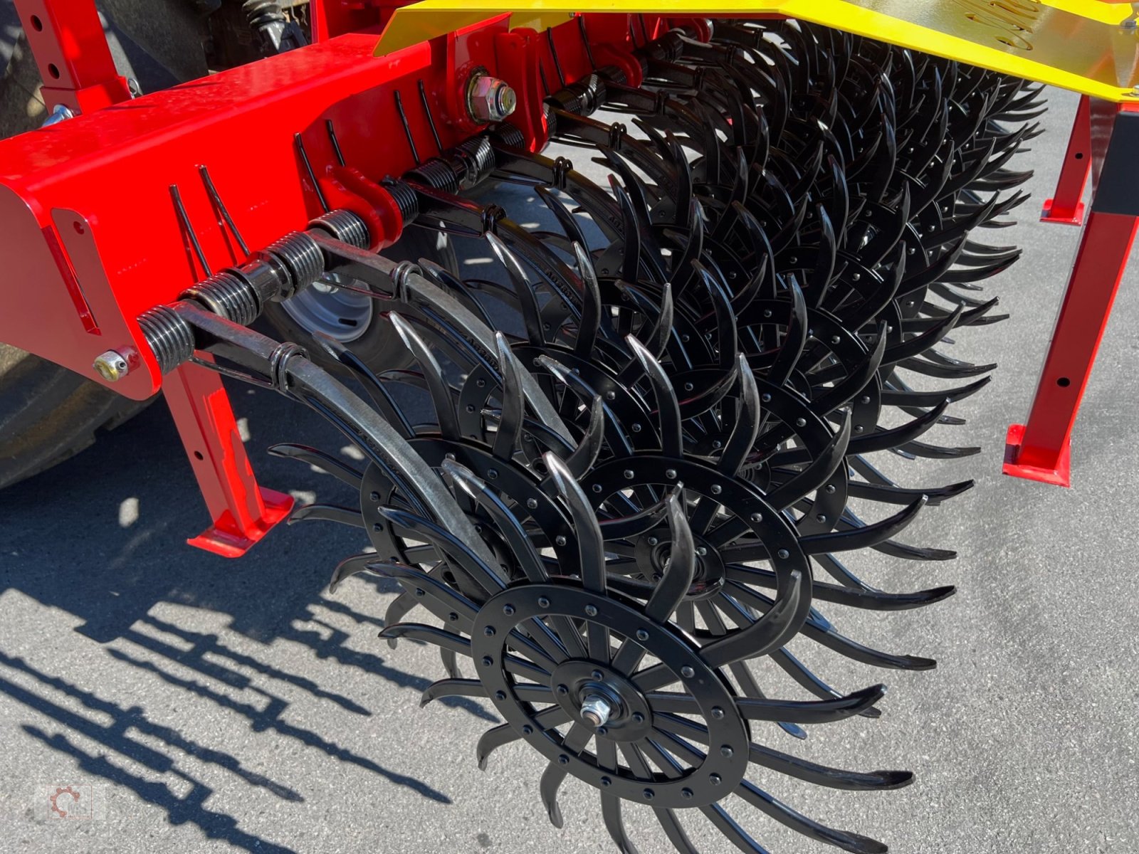 Striegeltechnik & Hacktechnik of the type Jar-Met 6m Rollhacke Rotorstriegel Rollstriegel 600, Neumaschine in Tiefenbach (Picture 3)