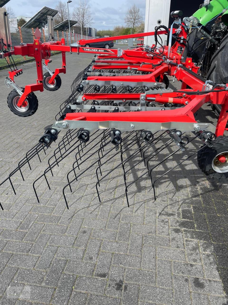 Striegeltechnik & Hacktechnik типа Kuhn Tineliner 600, Neumaschine в Eslohe–Bremke (Фотография 8)