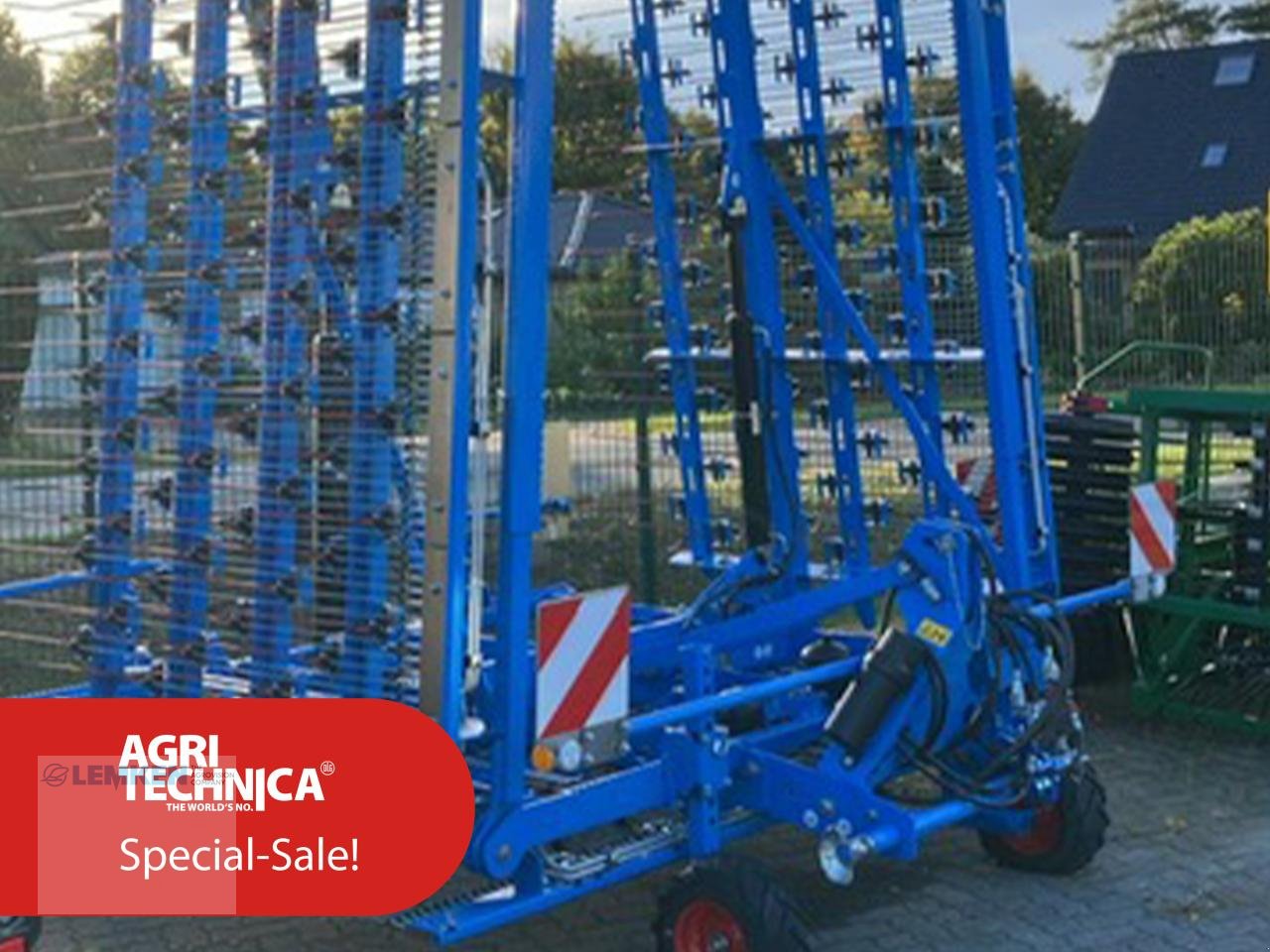 Striegeltechnik & Hacktechnik des Typs Lemken Thulit MF/900 (Agritechnica Special-Sale), Gebrauchtmaschine in Jever (Bild 1)