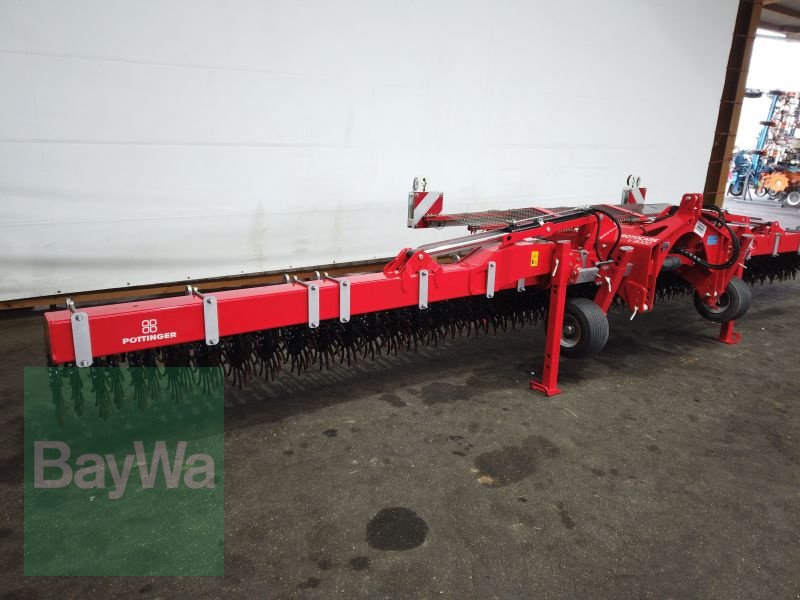 Striegeltechnik & Hacktechnik van het type Pöttinger ROTOCARE V 8000 ROLLHACKE, Vorführmaschine in Erbach (Foto 3)