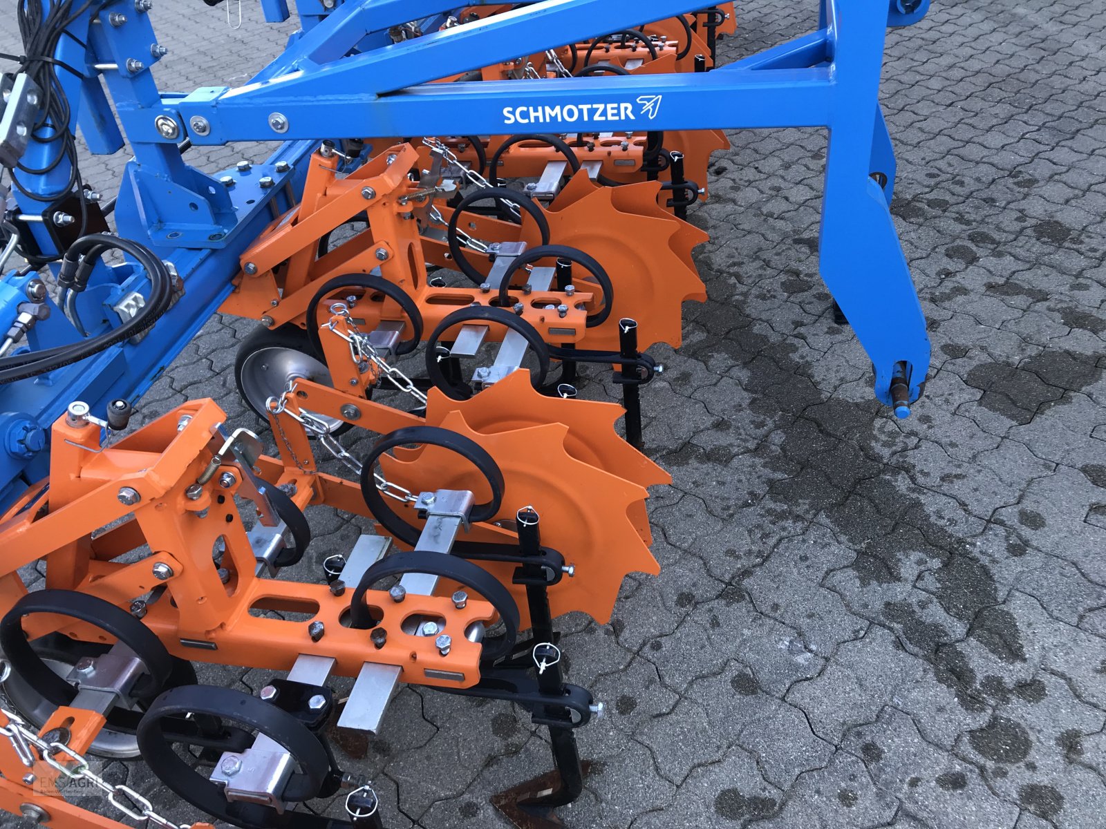 Striegeltechnik & Hacktechnik des Typs Schmotzer KPP-FH-6-75, Neumaschine in Vöhringen (Bild 2)