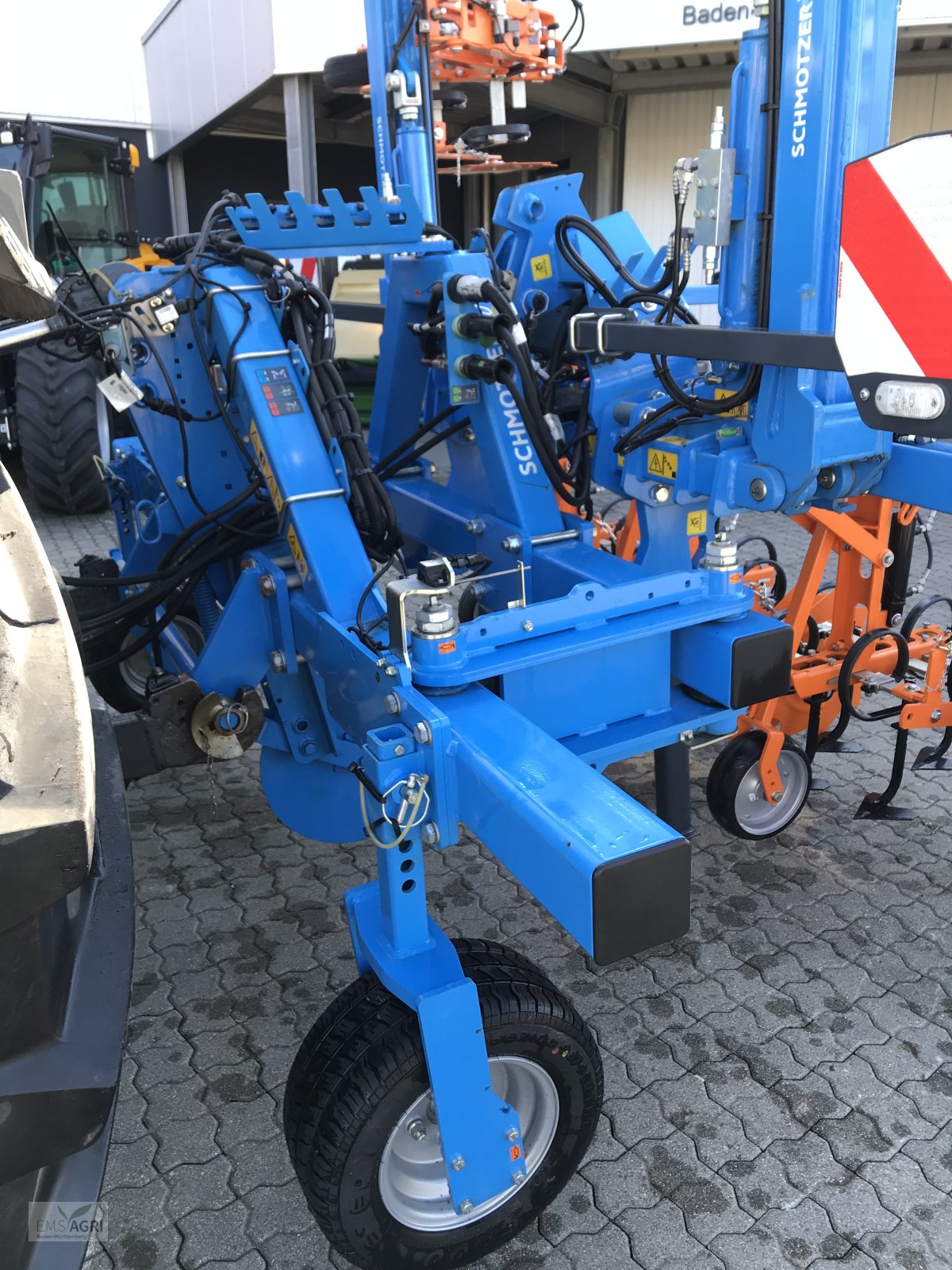 Striegeltechnik & Hacktechnik des Typs Schmotzer KPPPH-H-8-75 AV5HPSC, Neumaschine in Vöhringen (Bild 2)