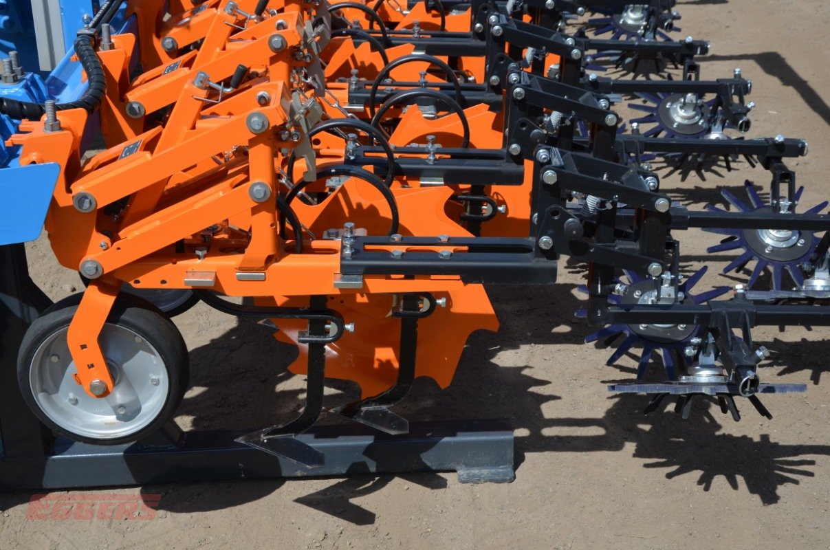 Striegeltechnik & Hacktechnik des Typs Schmotzer Venterra 12x50 KPP M-H, Neumaschine in Suhlendorf (Bild 5)