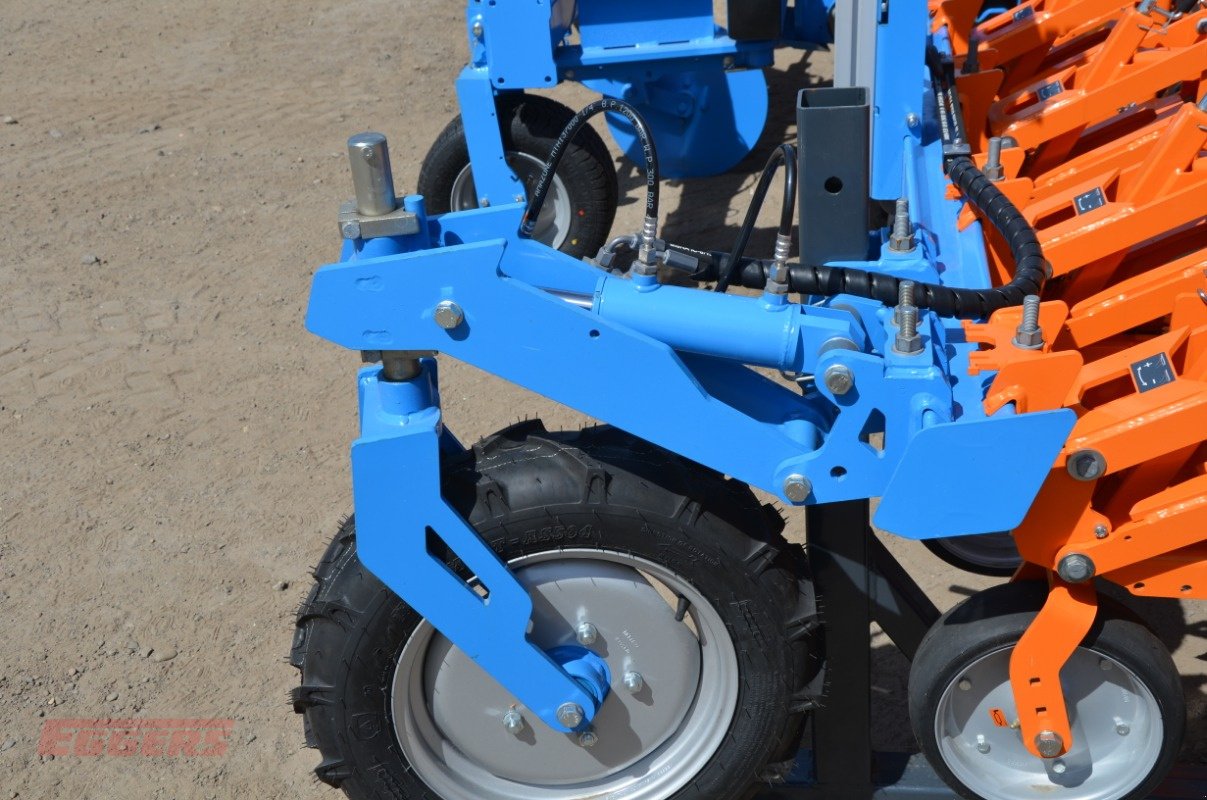 Striegeltechnik & Hacktechnik des Typs Schmotzer Venterra 12x50 KPP M-H, Neumaschine in Suhlendorf (Bild 7)