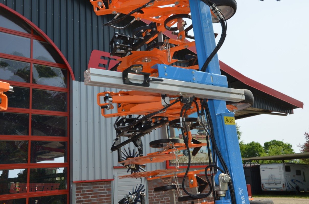 Striegeltechnik & Hacktechnik of the type Schmotzer Venterra 2K 8x75 KPP-LSC, Neumaschine in Suhlendorf (Picture 5)