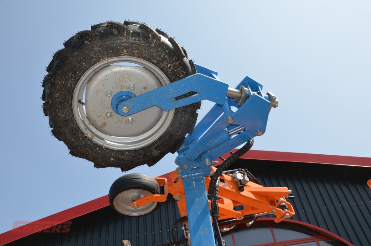 Striegeltechnik & Hacktechnik of the type Schmotzer Venterra 2K 8x75 KPP-LSC, Neumaschine in Suhlendorf (Picture 7)