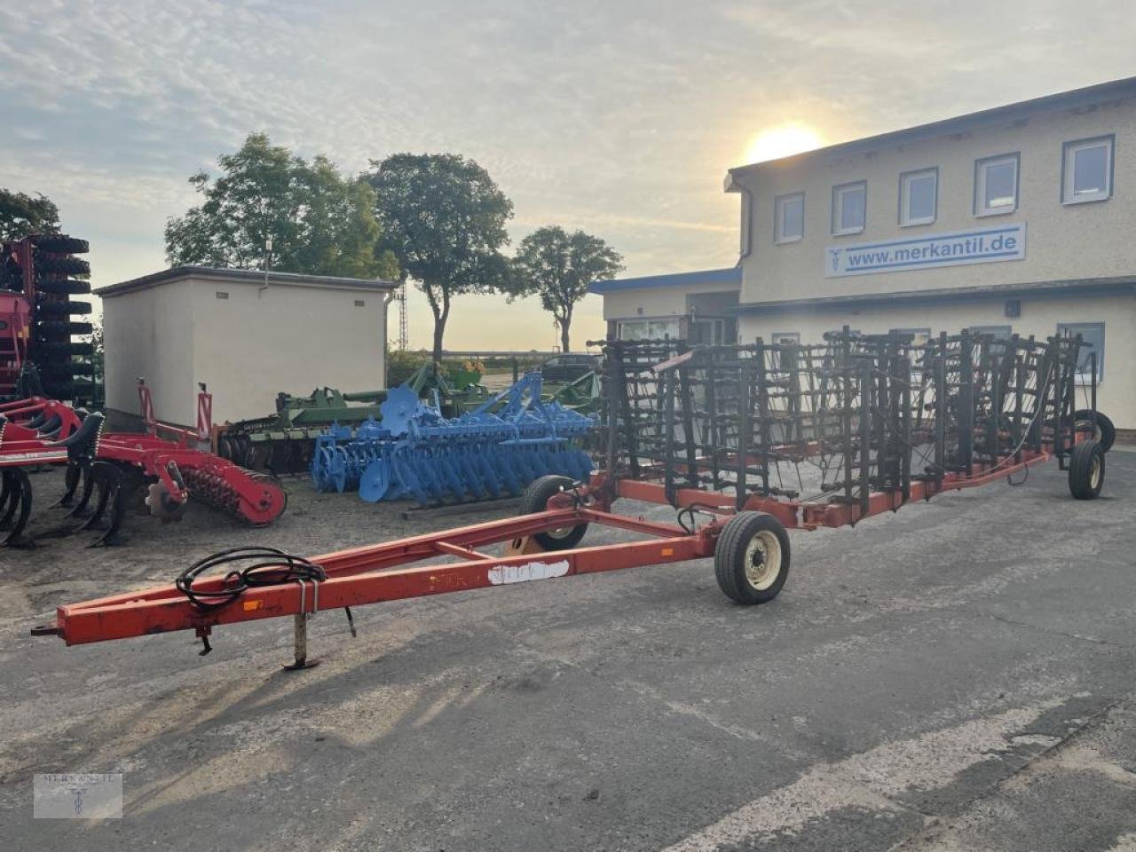 Striegeltechnik & Hacktechnik типа Sonstige Farm King Strohstriegel 18m, Gebrauchtmaschine в Pragsdorf (Фотография 1)