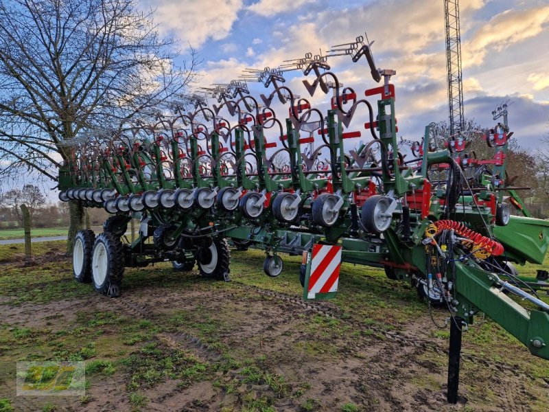 Striegeltechnik & Hacktechnik van het type Thyregod Swingking TRV-18/ 36 Reihen, Gebrauchtmaschine in Schenkenberg (Foto 1)