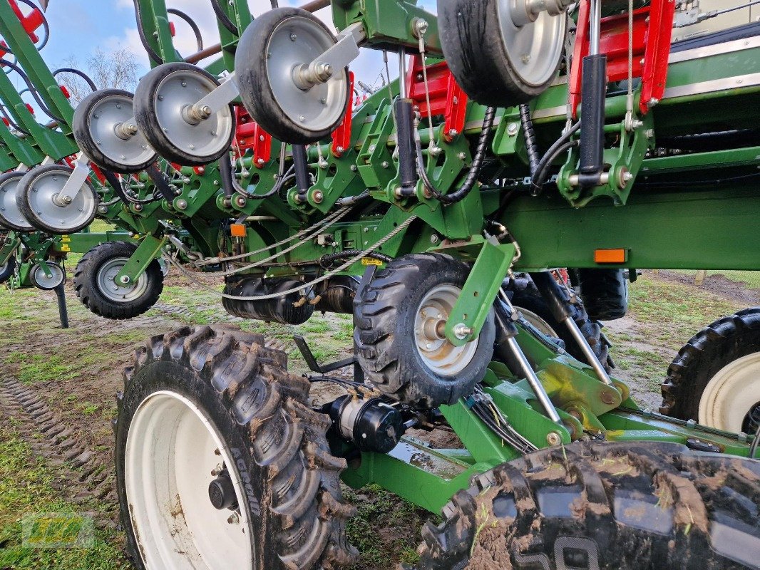 Striegeltechnik & Hacktechnik van het type Thyregod Swingking TRV-18/ 36 Reihen, Gebrauchtmaschine in Schenkenberg (Foto 12)