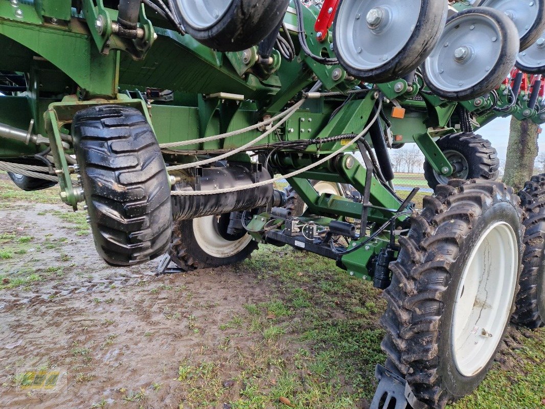 Striegeltechnik & Hacktechnik van het type Thyregod Swingking TRV-18/ 36 Reihen, Gebrauchtmaschine in Schenkenberg (Foto 13)