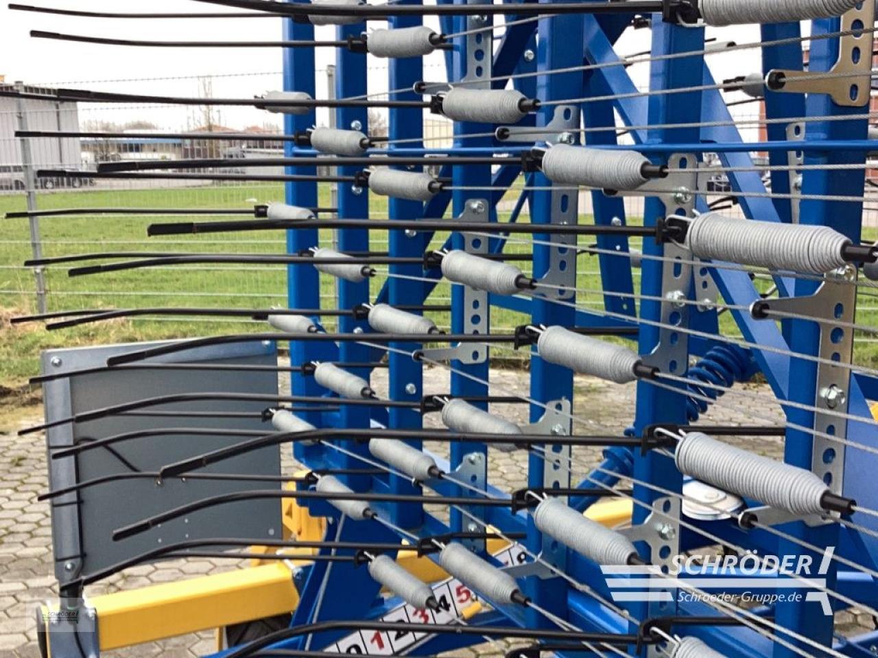 Striegeltechnik & Hacktechnik des Typs Treffler PRÄZISIONSHACKSTRIEGEL TS 920, Neumaschine in Norden (Bild 7)