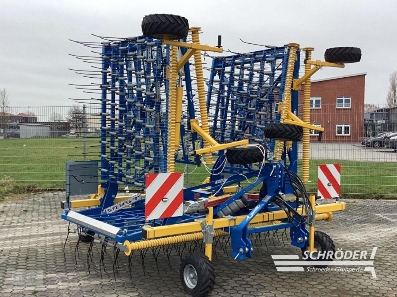 Striegeltechnik & Hacktechnik des Typs Treffler PRÄZISIONSHACKSTRIEGEL TS 920, Neumaschine in Norden (Bild 8)